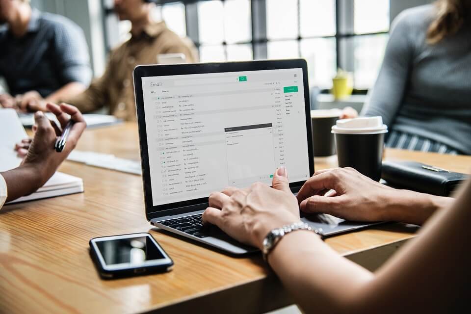 Ways to use artificial intelligence to create subject line, automate content and personalize messages in email marketing like Email CopyDyno