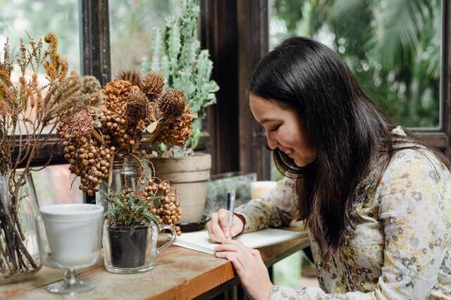 How to start a freelance copywriting agency near me